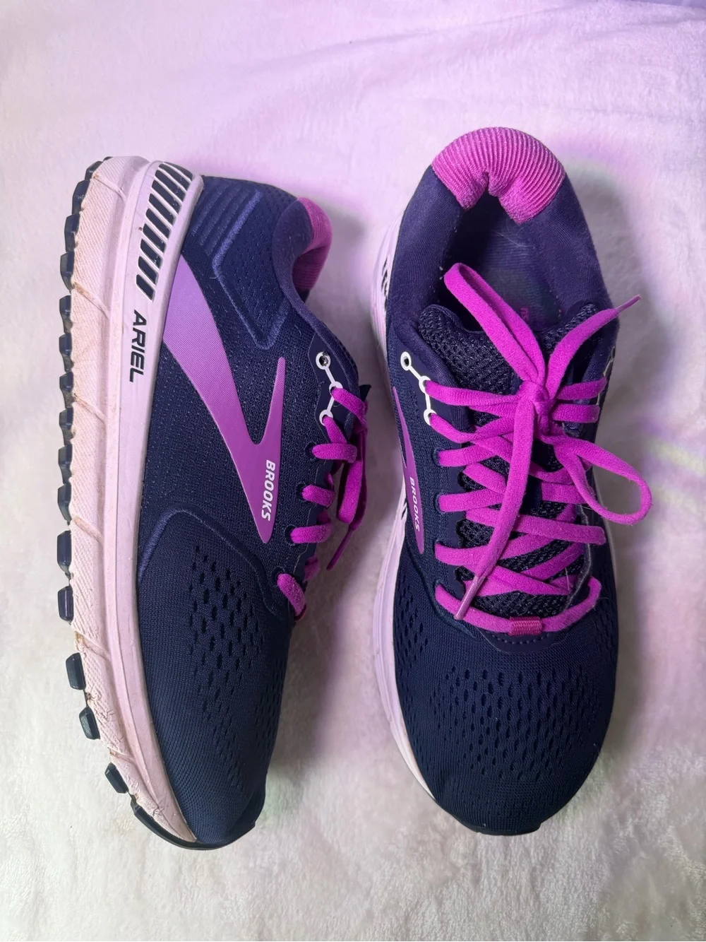 Brooks Ariel Women's Running Shoe - Navy with Pink Accents